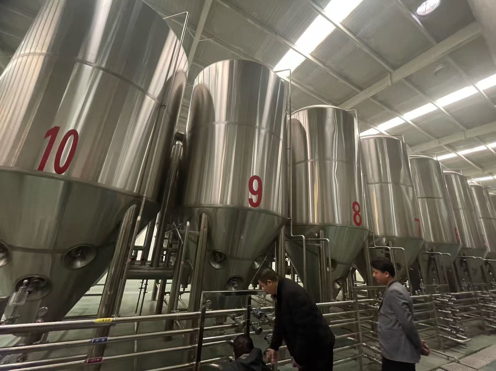 府谷精酿啤酒设备厂—平面布置、设备设计、制造、调试、培训等一条龙服务
